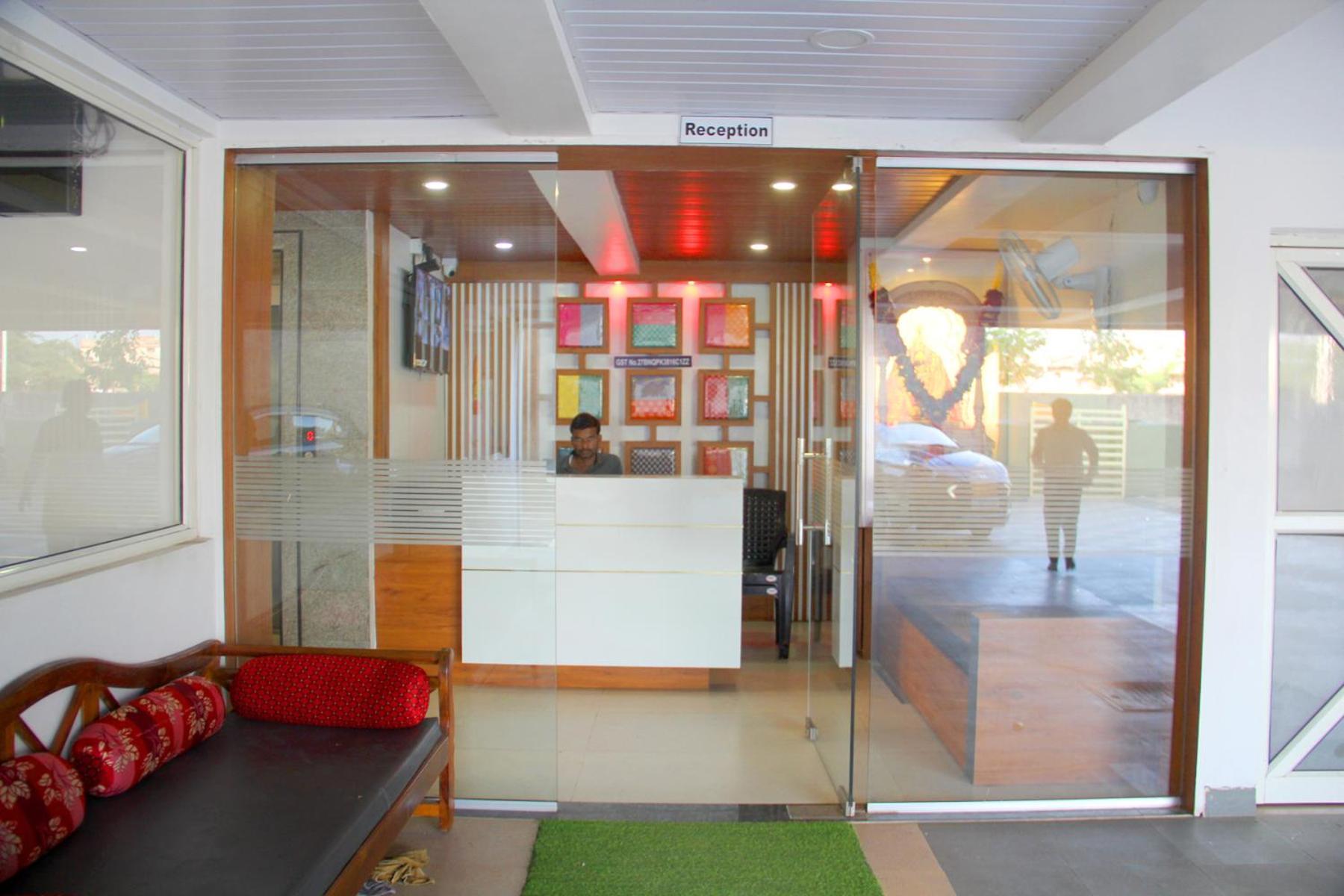Tuljapur Hotel Ambai Executive מראה חיצוני תמונה